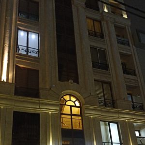 کلنگی معاوضه با آپارتمان